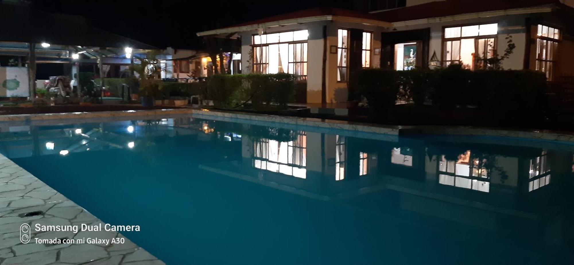 Suymar Ecolodge Galapagos Puerto Ayora  Bagian luar foto
